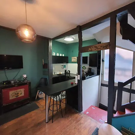 Appartement Typique Rouen Centre Avec Parking Gratuit アパート *