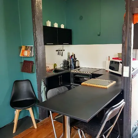 Appartement Typique Rouen Centre Avec Parking Gratuit ルーアン